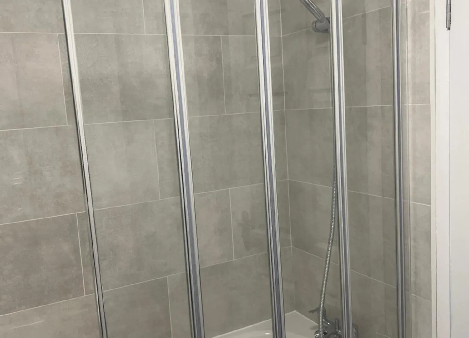 Jay3 Suites - Modern, Spacious & Charming One Bedroom Apartment In Dagenham