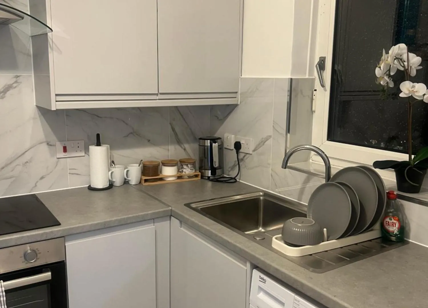 Jay3 Suites - Modern, Spacious & Charming One Bedroom Apartment In Dagenham